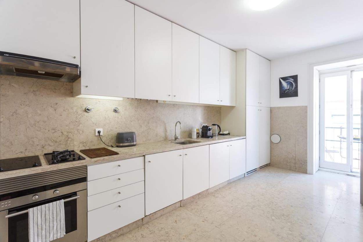 Séjour chez l'habitant Bedooms With Shared Bathroom In In Historic Largo Do Carmo