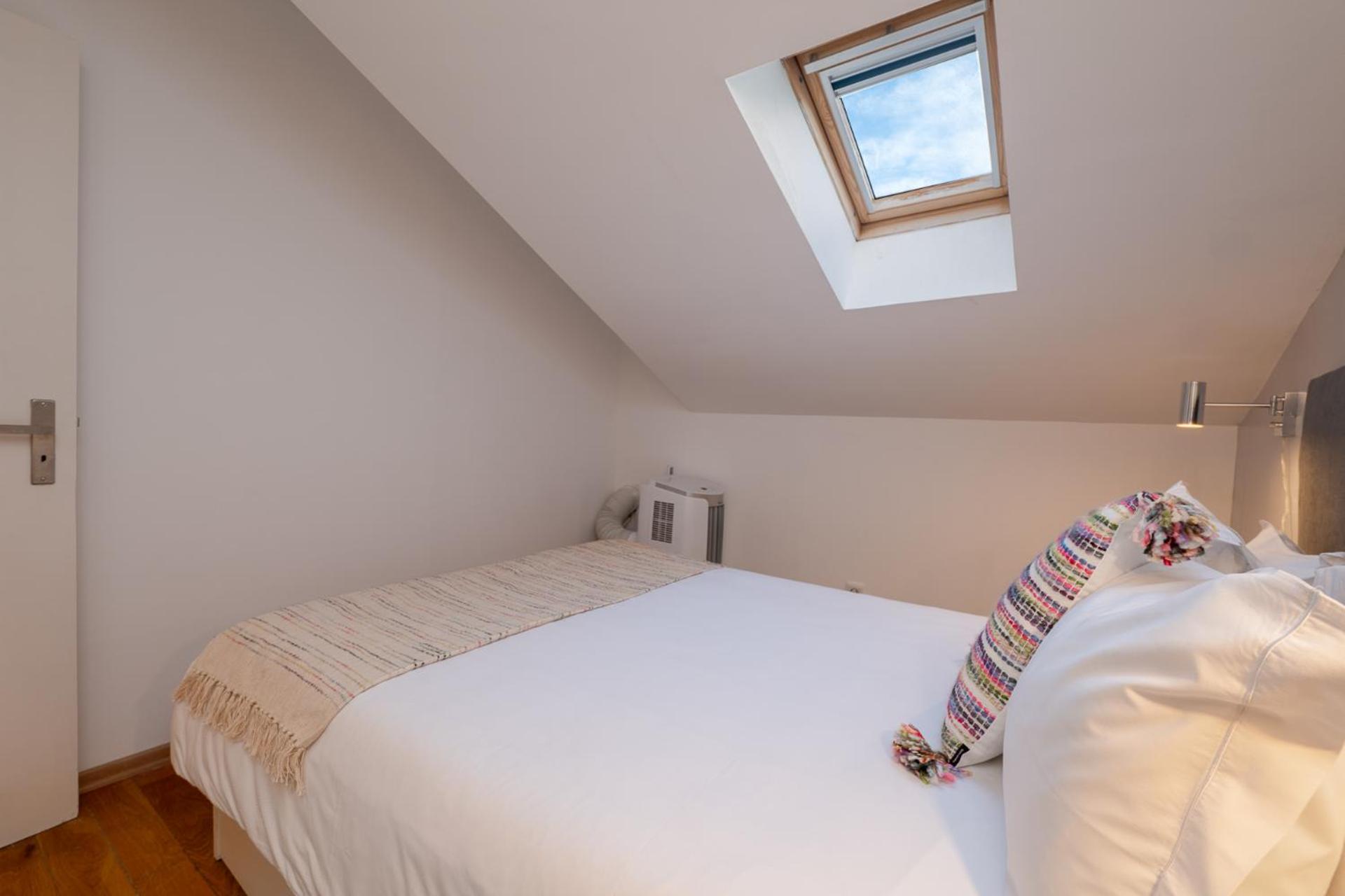 Contemporary In Historical Chiado Apartamento