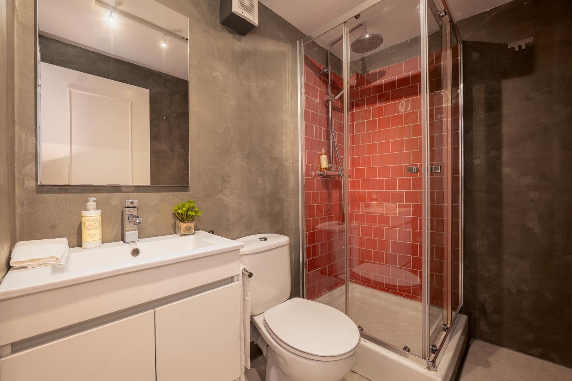 Contemporary In Historical Chiado Apartamento
