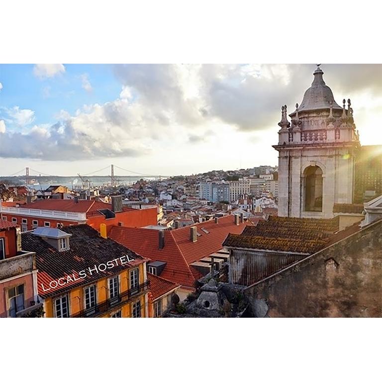 Locals & Hostel Lisbon