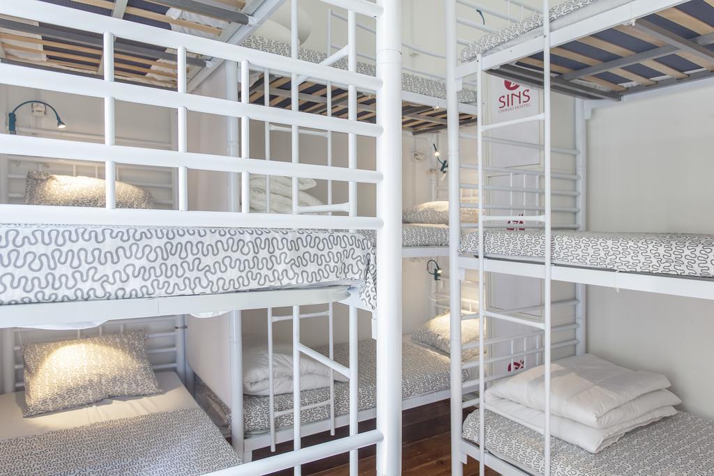 5 Sins Chiado Hostel Lissabon