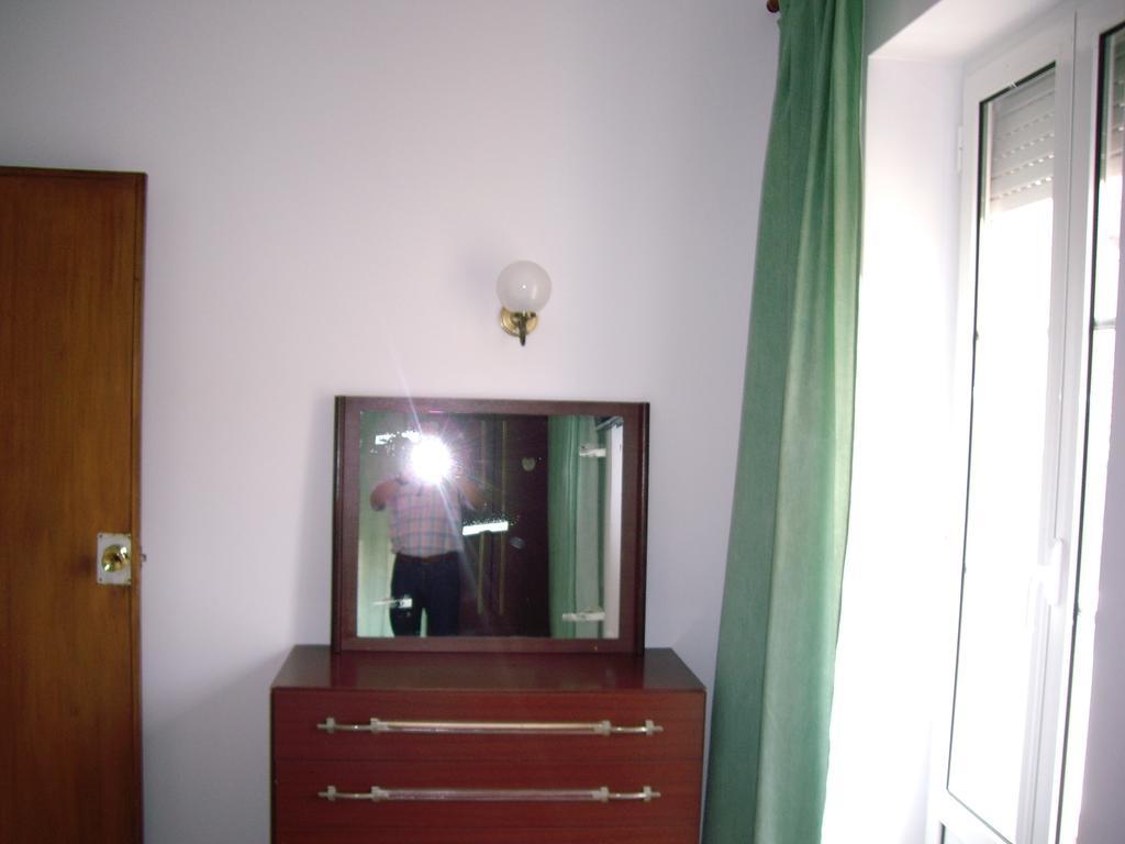 Residencial Camoes Couette-café 2*