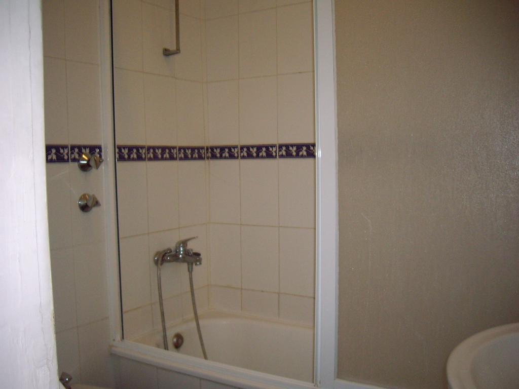 Residencial Camoes Couette-café