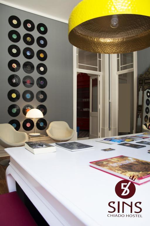 5 Sins Chiado Hostel Lissabon
