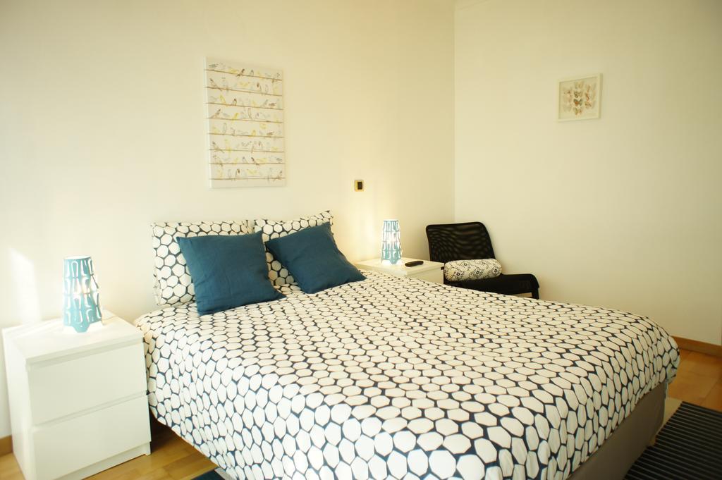 Apartment Modern Near The Bridge Lisbon