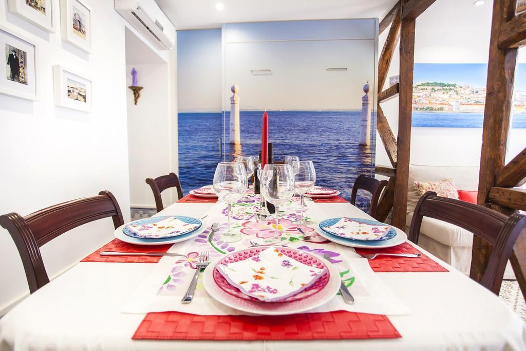 Typical Bairro Alto Apartment Lissabon