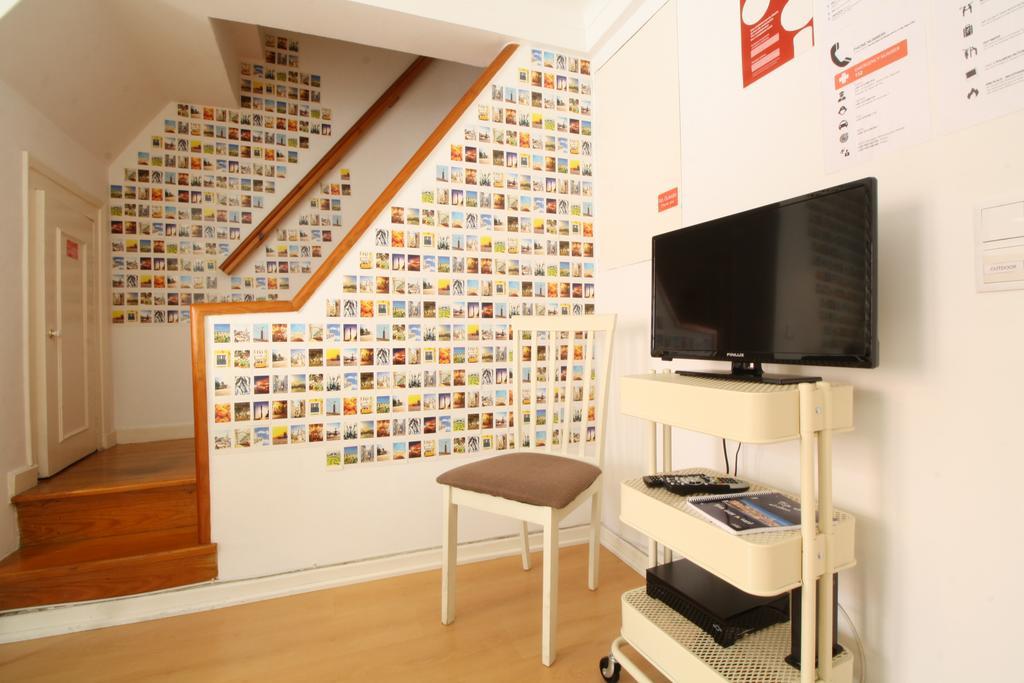 Bairro Alto In A Polaroid - Party In Apartment *