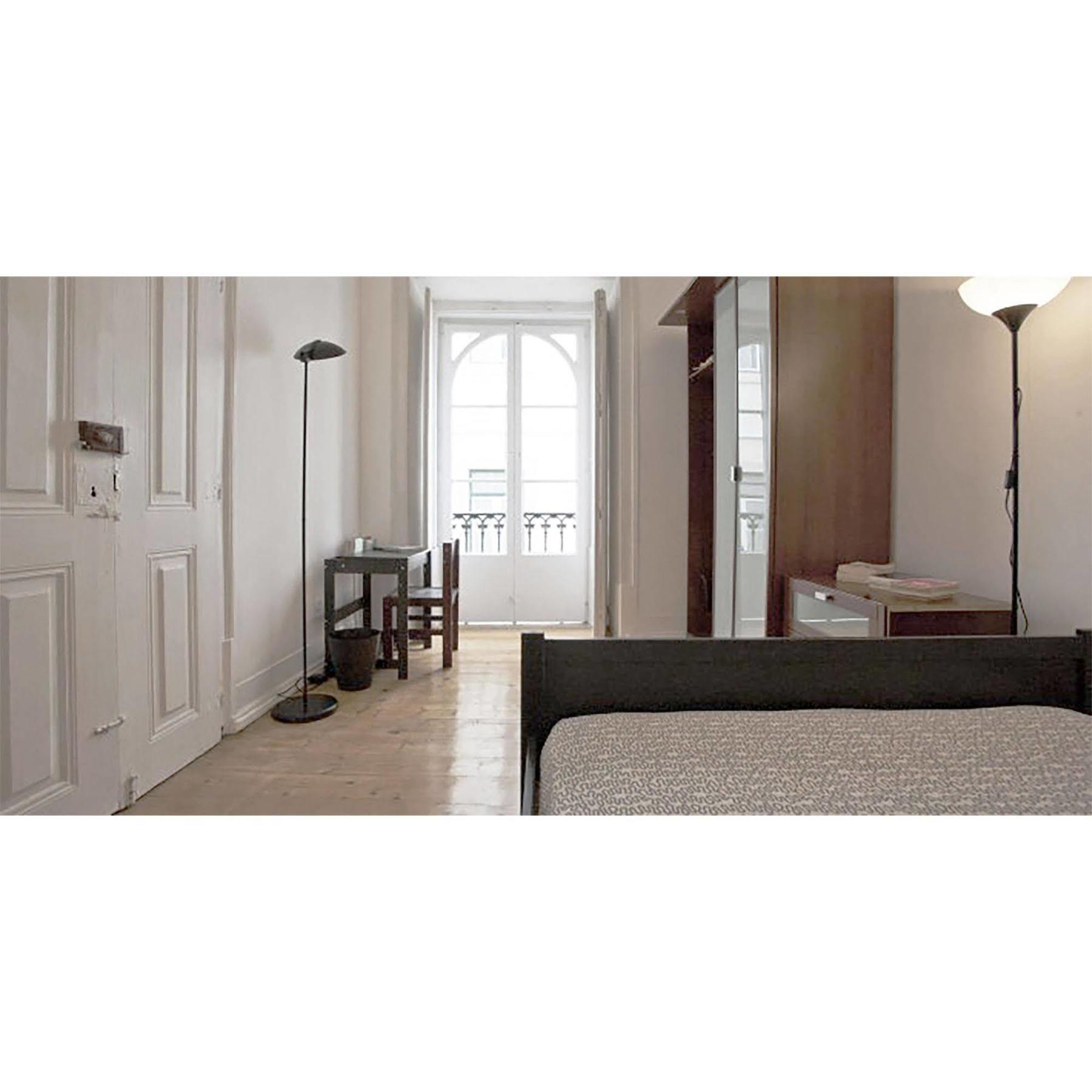 Locals & Hostel Lisbon