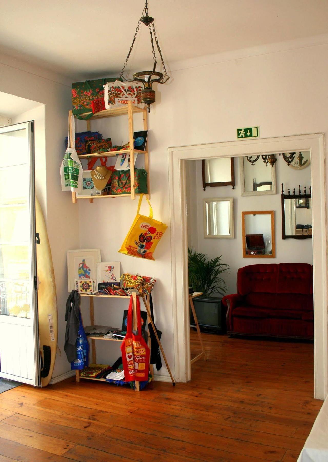 Locals & Hostel Lisbon