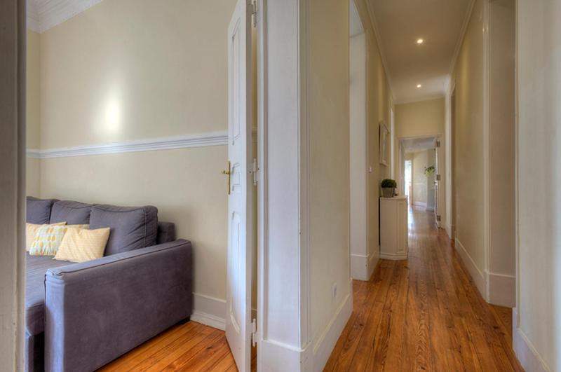 Angola 1 - 6 Bedrooms Appartement *