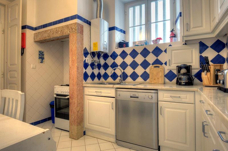 Angola 1 - 6 Bedrooms Appartement