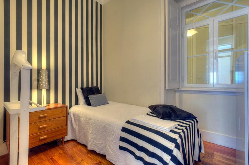 Angola 1 - 6 Bedrooms Appartement *