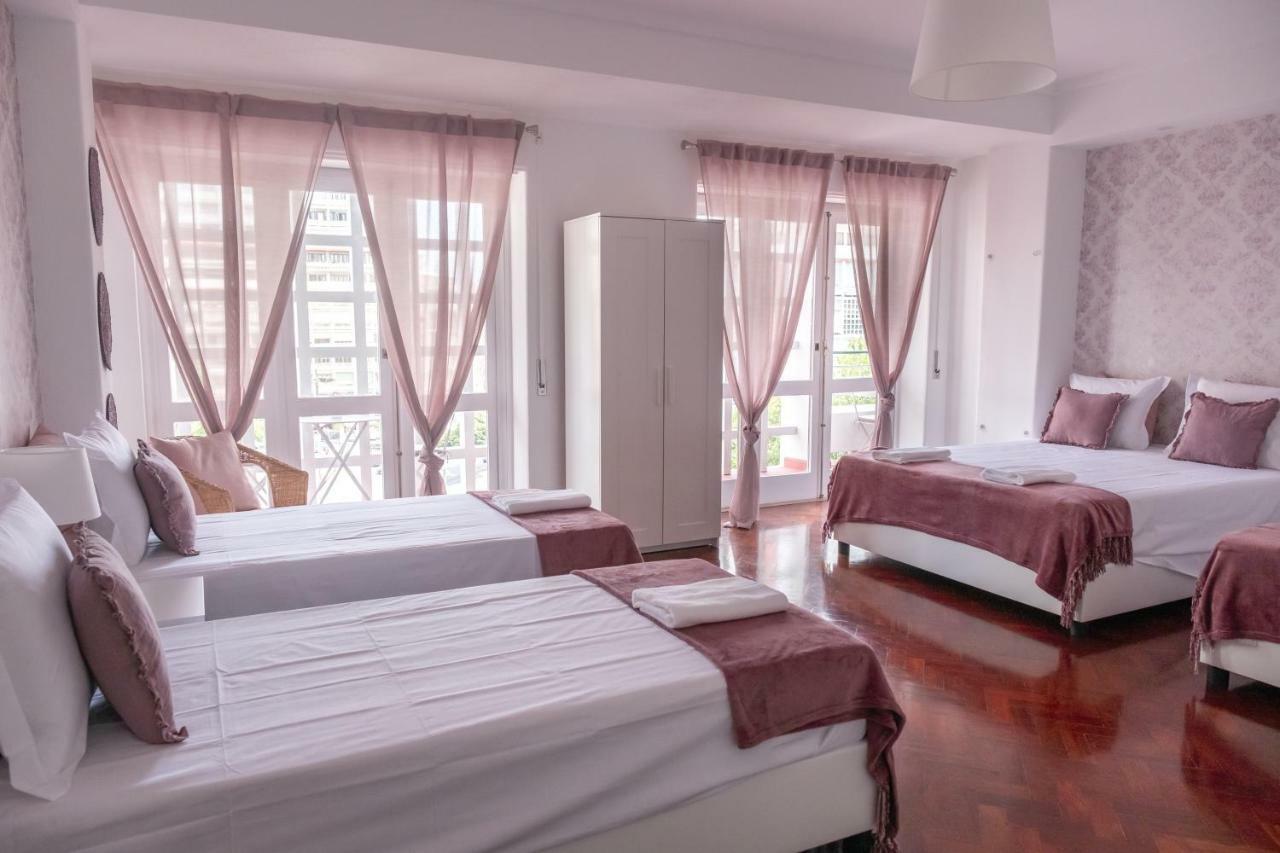Maison d'hôtes 4u Suites&guesthouse Vii Airport Lisboa