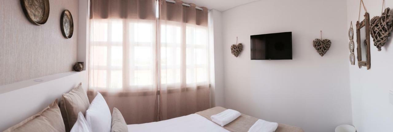 Maison d'hôtes 4u Suites&guesthouse Vii Airport