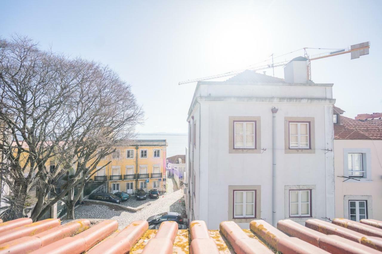 Amendoeira's Terrace With River View