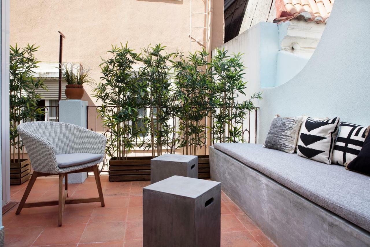 Renovated Charming With Terrace In Lapa * Lisbon