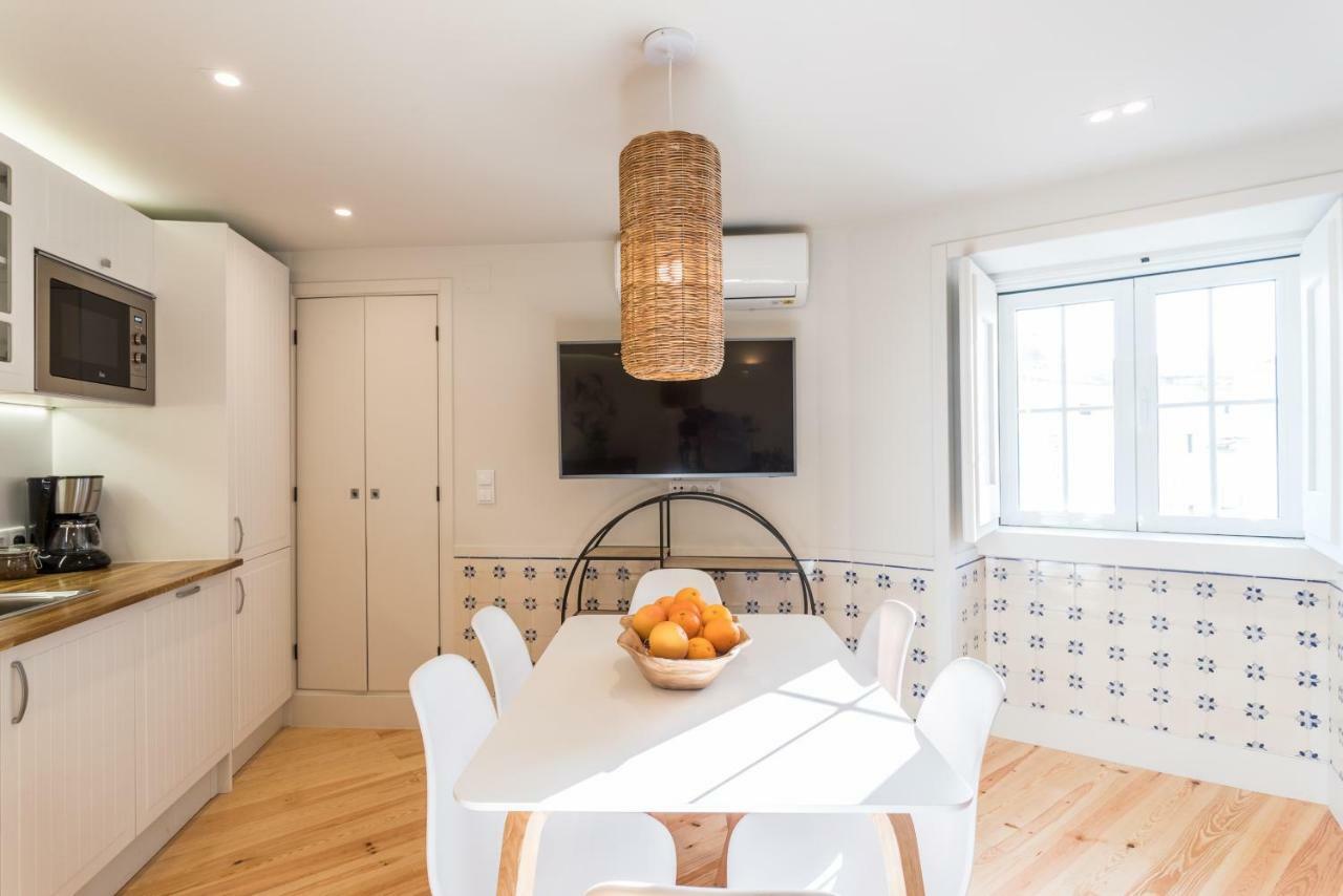 Alfama Cozy Two-bedroom W/ River View - By Lu Holidays * Lissabon