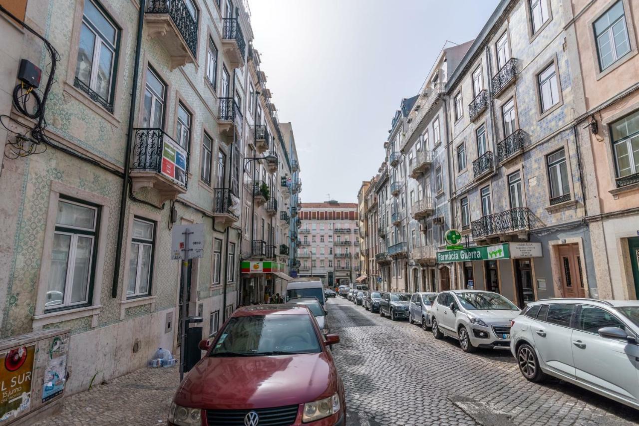 Altido Elegant Deluxe Apartment&altido Luxurious 3-bedroom Apt With Terrace In Intendente * Lissabon
