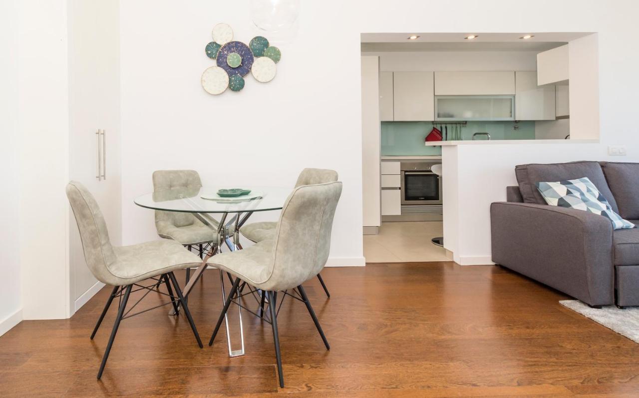 Metrocity One Bedroom - A/c & Swimming Pool