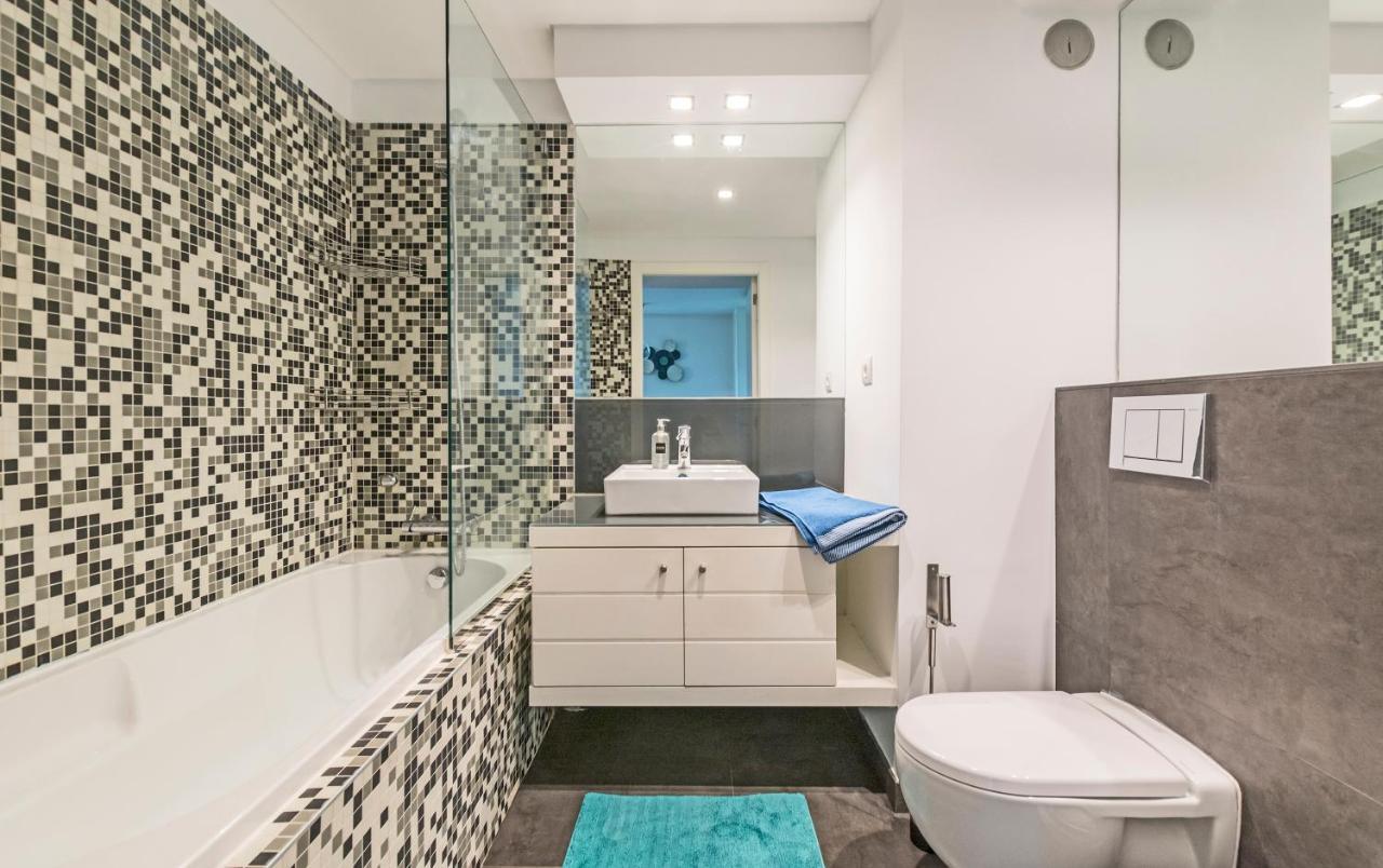 Metrocity One Bedroom - A/c & Swimming Pool *