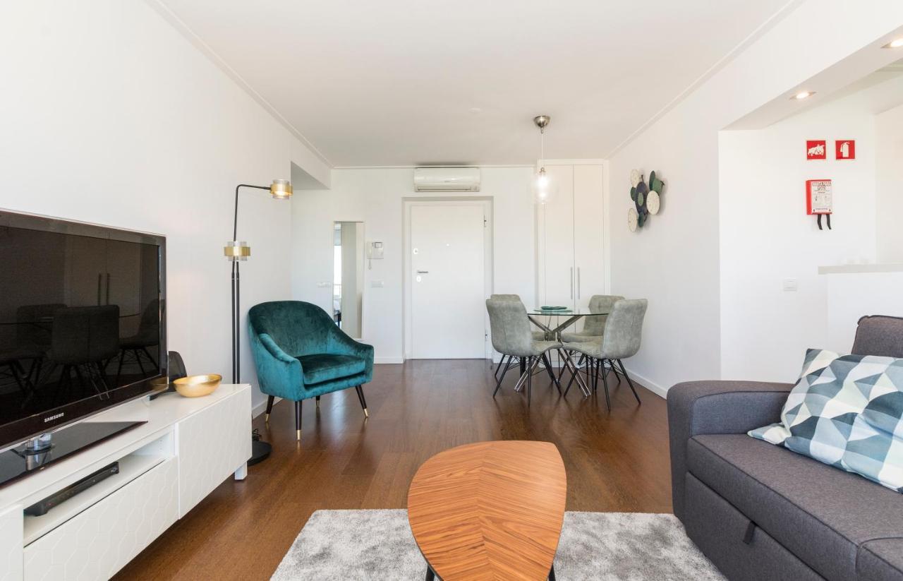 Metrocity One Bedroom - A/c & Swimming Pool *