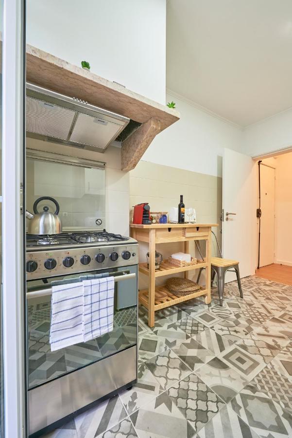 Belém Light Filled With Patio, By Timecooler Appartement