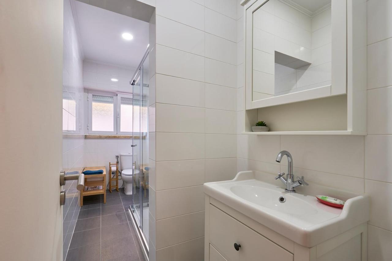 Belém Light Filled With Patio, By Timecooler Appartement