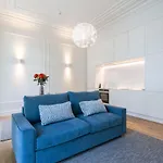 Feels Like Home Restauradores Bright Flat