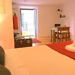 Cozy Studio In Mouraria With Ac