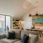 Central 2Bdr Apartment With Balcony By Lovelystay