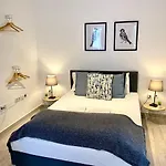 House Of Comfort Studio Apartment In City Center Or Lisbon F