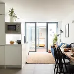 Charming House With Terrace In Lisbon.Wifi.