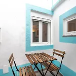 Urban & Trendy Duplex Close To Lx Factory By Trip2Portugal