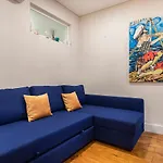 Cozy & Lovely Apartment W/ Patio By Lovelystay