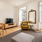 Beautiful Apartment close to Praça do Comércio by LovelyStay