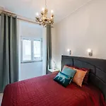 Great New Flat Close To Alameda