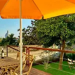 Central 2 Bedroom Apt W/Garden And Pantheon Views