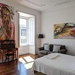 Lost Lisbon :: Cais House
