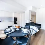 Lusiadas 53 2ºd - Beautiful Two-Bedroom Apartment