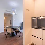 Deluxe Apartment In City Center By Lovelystay