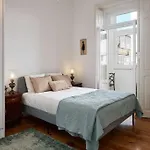 Charming Lisbon Central Apartment