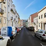 Charming Lisbon Central Apartment