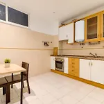 Santa Apolonia Apartment