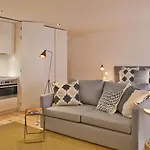 Lisbon Five Stars Apartments Combro 77