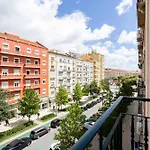 Home Out Rooms & Apartments
