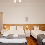 Home Out Rooms & Apartments