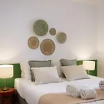 Lisbon Charm With Patio