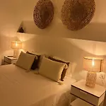 4U Lisbon VI Guesthouse Airport