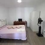 Alvito Guest House - Comfortable Room With Private Bathroom