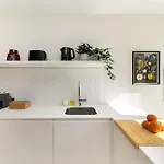 Whome Modern & Elegant Apartment In Central Lisbon